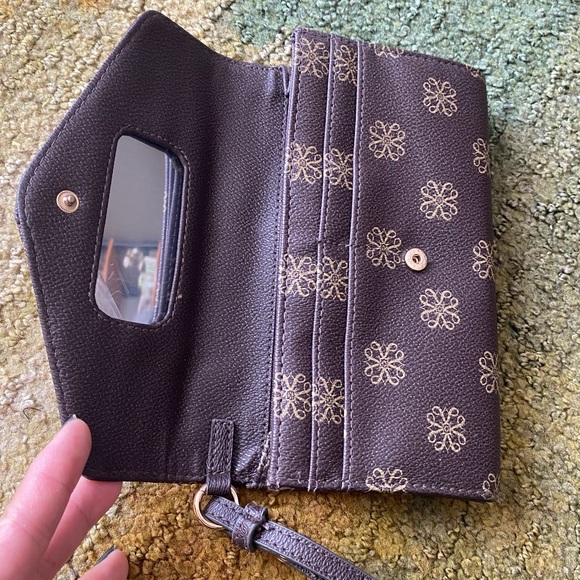 Signature Collection Clutch Wallet - Picture 4 of 6